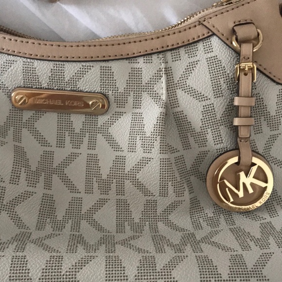 Michael Kors Jet set vanilla handbag - Picture 3 of 5